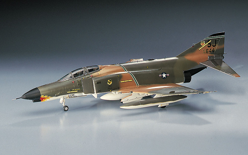 F-4E ファントムII | 株式会社 ハセガワ