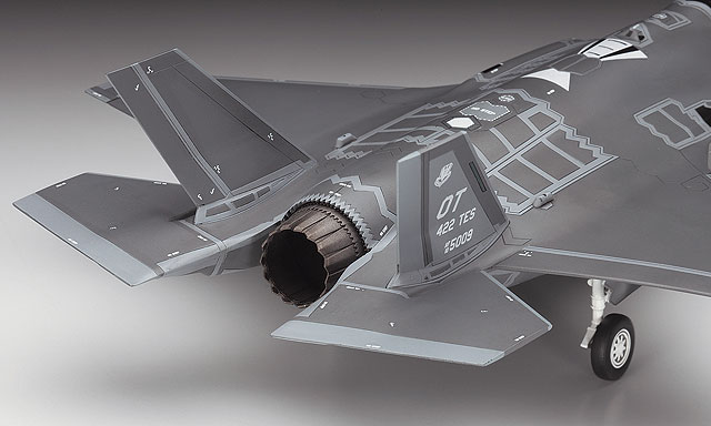 ハセガワ　1/72 F-35Aライトニング2