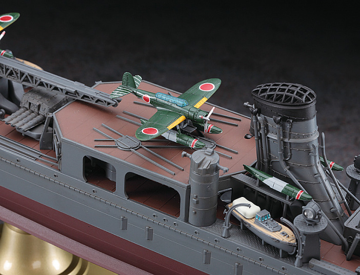 1/700 日本海軍巡洋艦　阿賀野　塗装済完成品