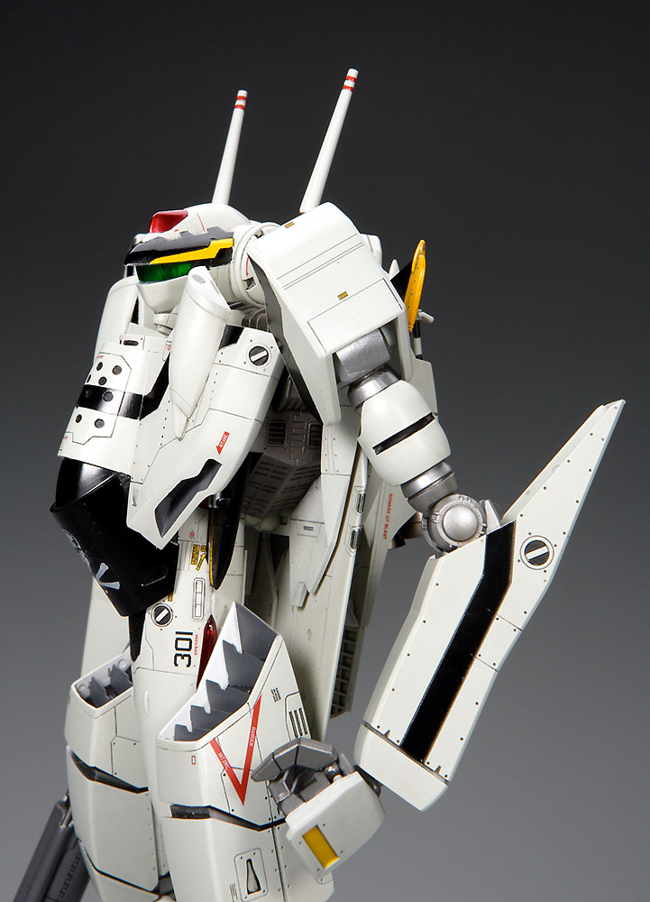 VF-0A/S バトロイド “マクロス ゼロ” | 株式会社 ハセガワ