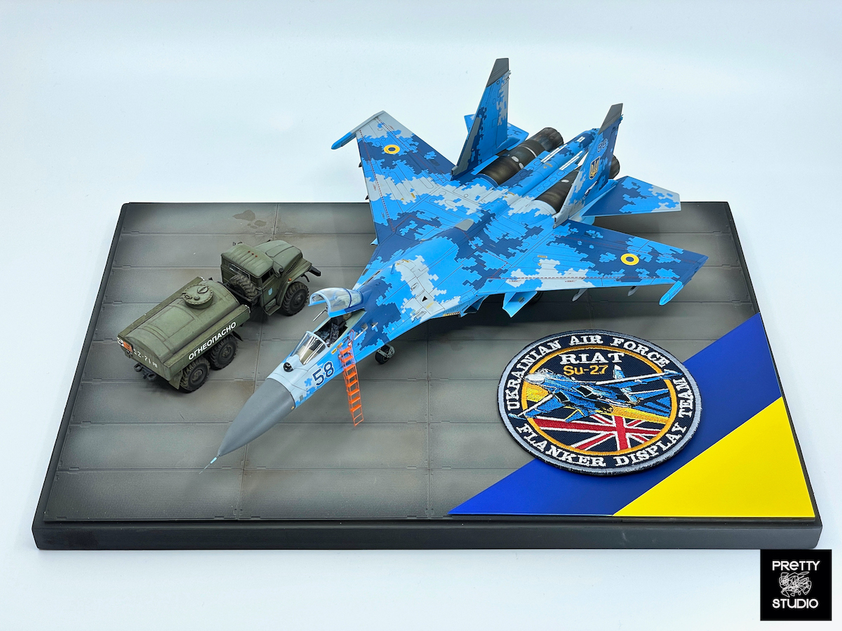 GWH 1/48  Su-27UB ウクライナ空軍  デジタルカモフラージュ