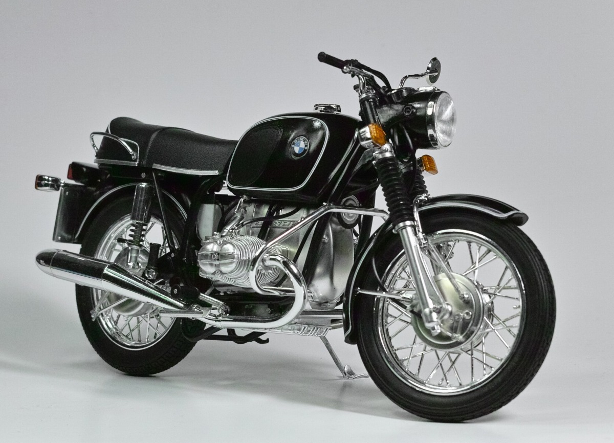 エンジンが魅力の憧れのバイクBMW R75 | 株式会社 ハセガワ